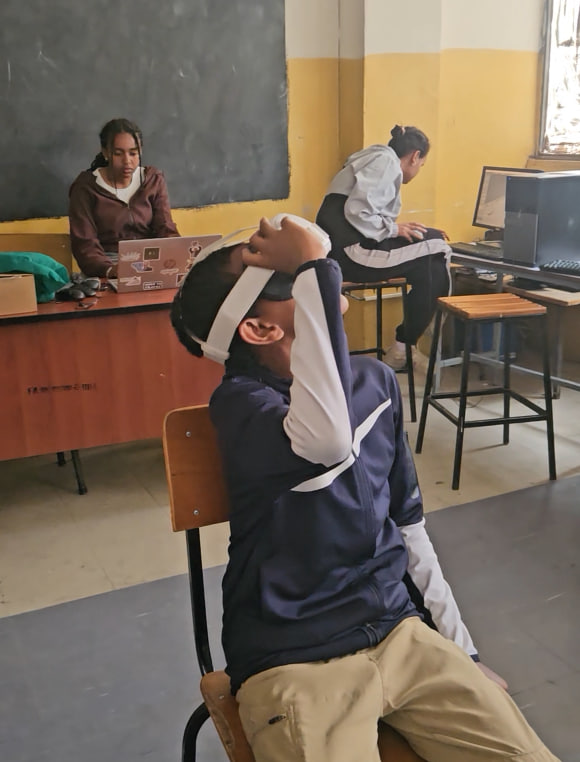 Strivers Academy — students fascinated by VR